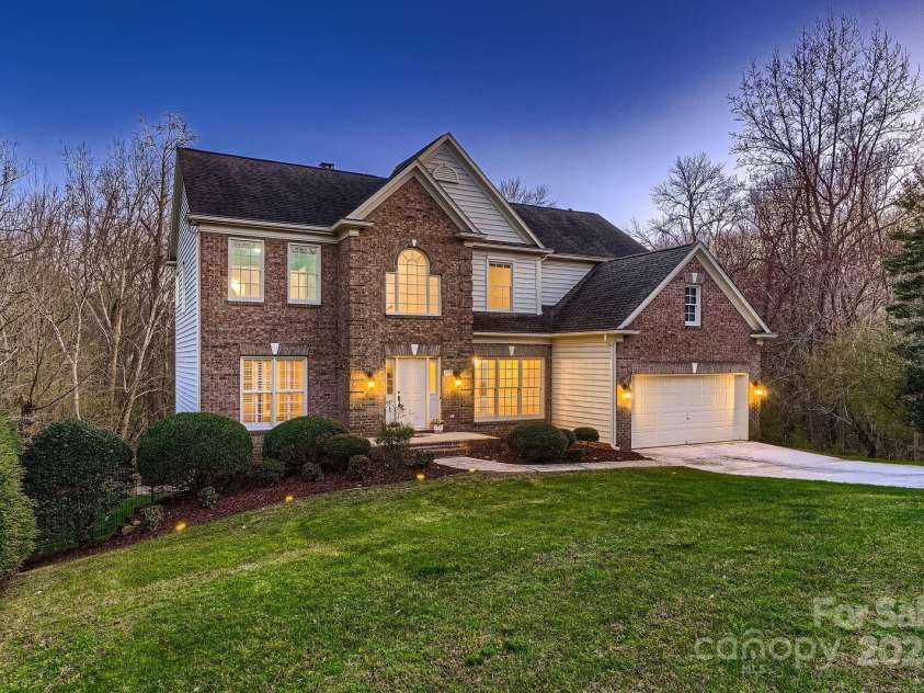 2835 Peverell Lane, Charlotte, NC 28270.  MLS# CAR4233210, YatesRealty ID 8815. 