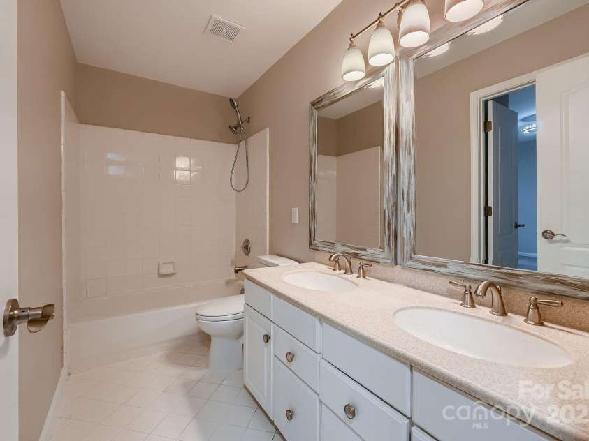 2835 Peverell Lane, Charlotte, NC 28270.  MLS# CAR4233210, YatesRealty ID 8815. 