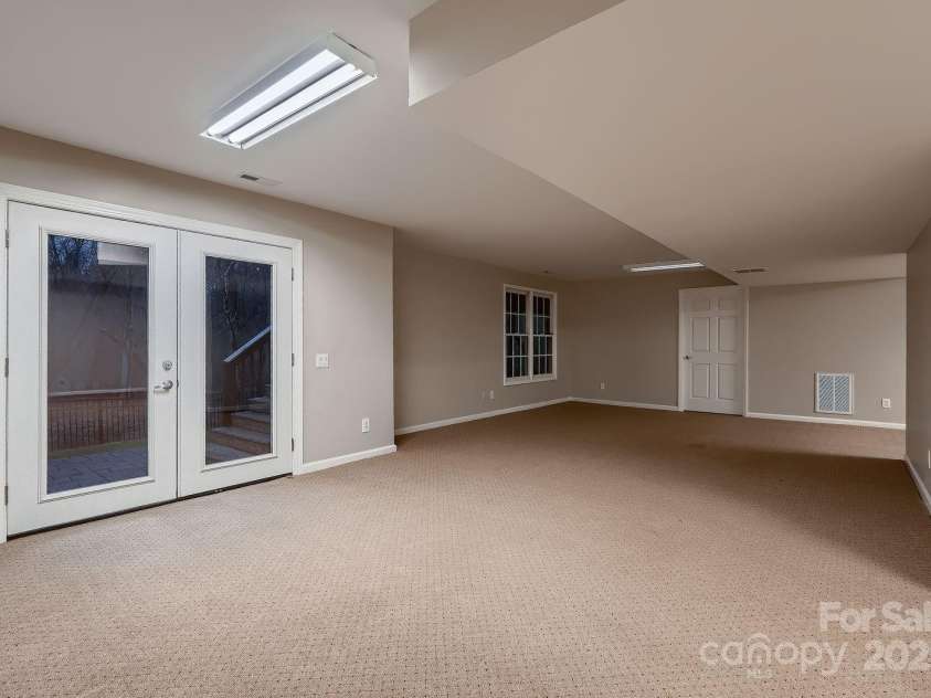 2835 Peverell Lane, Charlotte, NC 28270.  MLS# CAR4233210, YatesRealty ID 8815. 