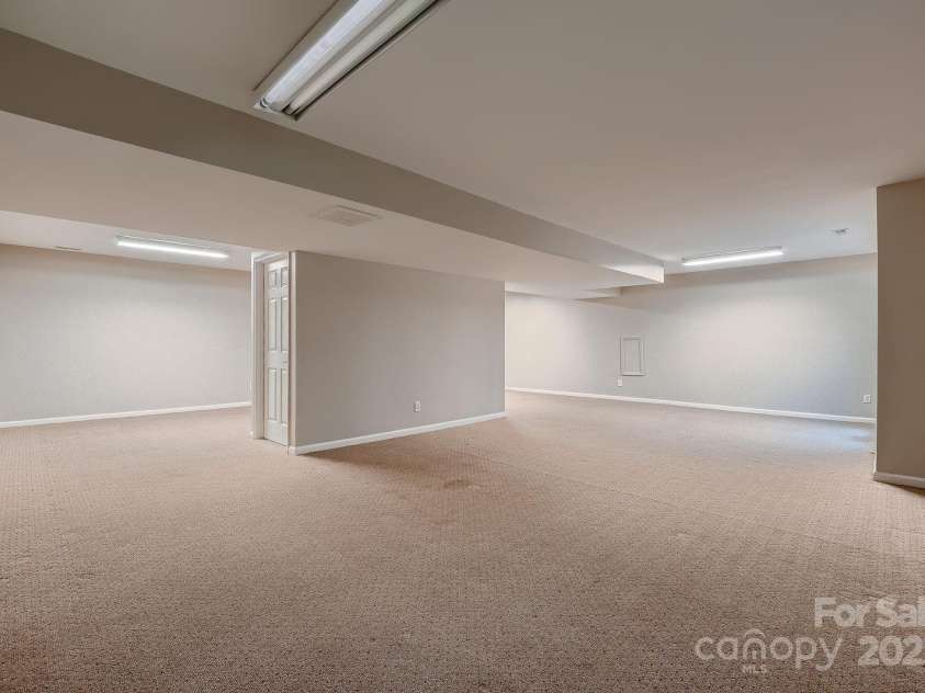 2835 Peverell Lane, Charlotte, NC 28270.  MLS# CAR4233210, YatesRealty ID 8815. 