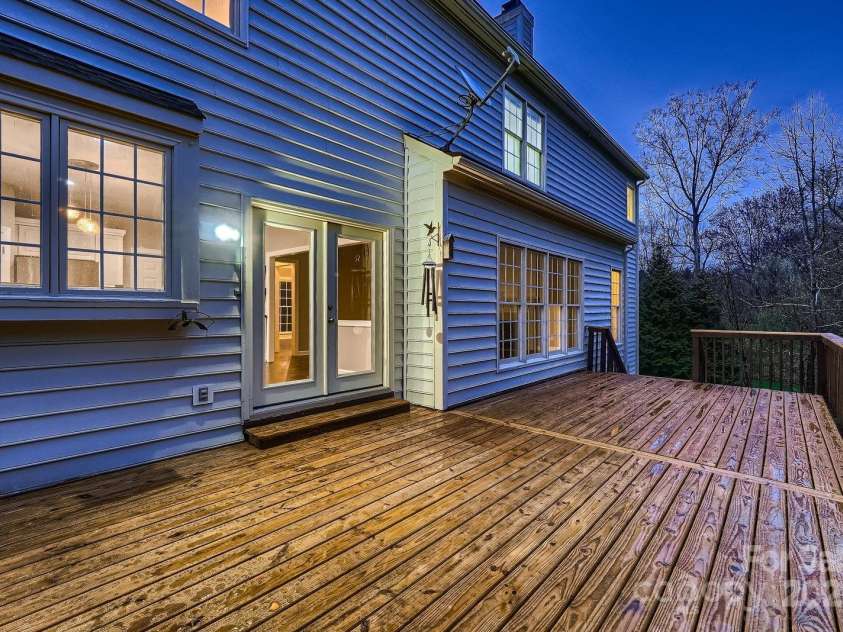 2835 Peverell Lane, Charlotte, NC 28270.  MLS# CAR4233210, YatesRealty ID 8815. 