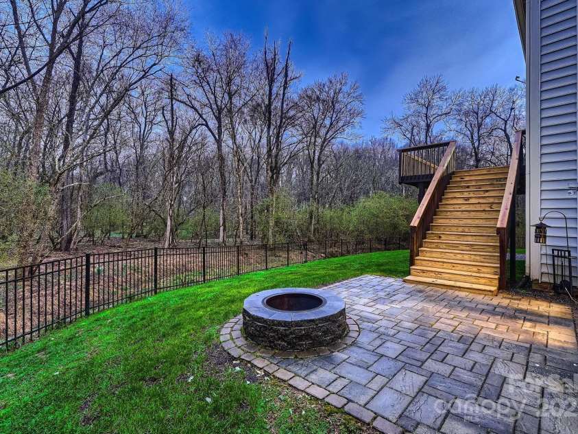 2835 Peverell Lane, Charlotte, NC 28270.  MLS# CAR4233210, YatesRealty ID 8815. 