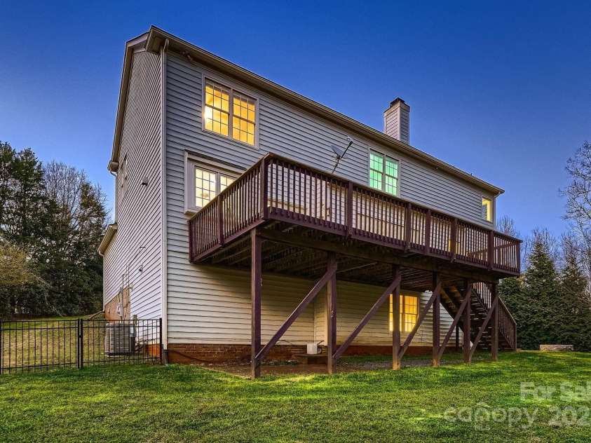 2835 Peverell Lane, Charlotte, NC 28270.  MLS# CAR4233210, YatesRealty ID 8815. 