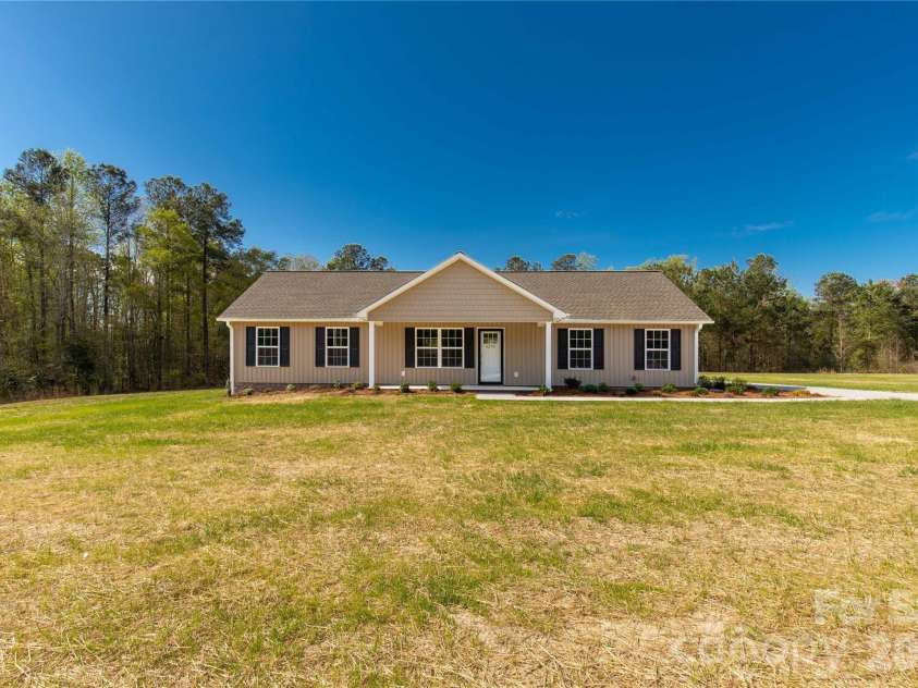 6270 Kershaw Camden Highway, Kershaw, SC 29067.  MLS# CAR4344124, YatesRealty ID 8816. 