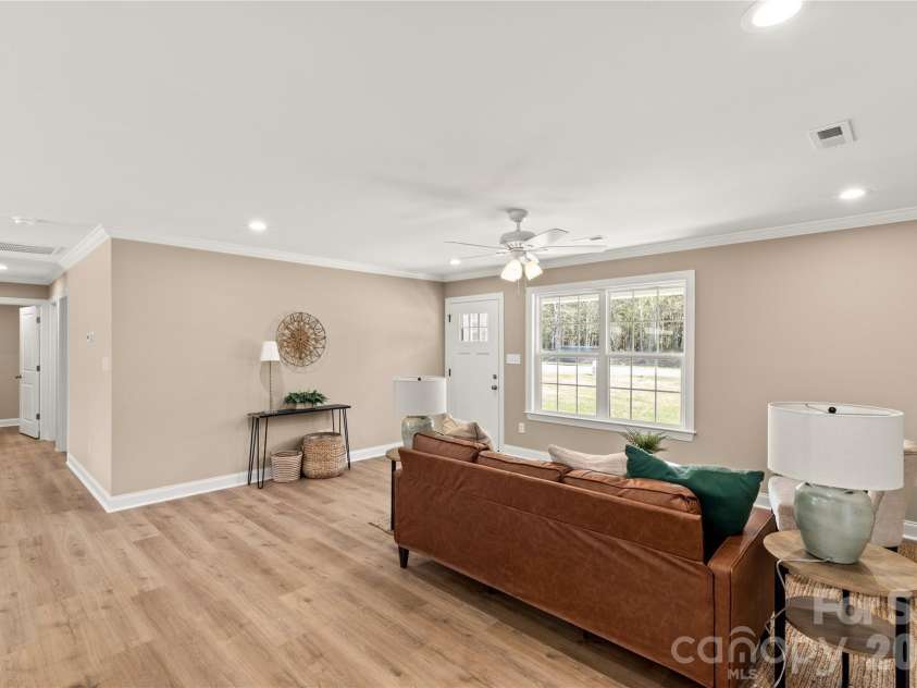 6270 Kershaw Camden Highway, Kershaw, SC 29067.  MLS# CAR4344124, YatesRealty ID 8816. 