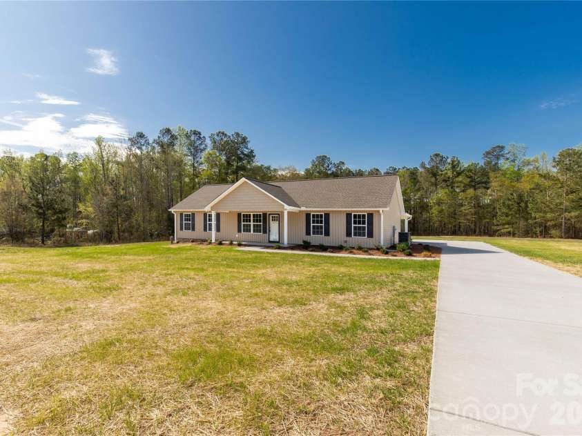 6270 Kershaw Camden Highway, Kershaw, SC 29067.  MLS# CAR4344124, YatesRealty ID 8816. 