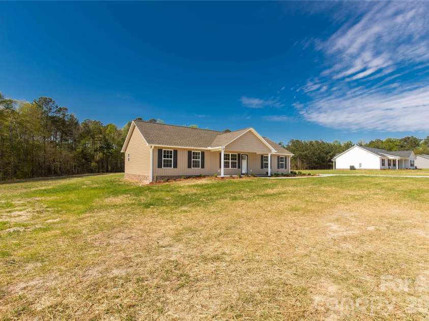 6270 Kershaw Camden Highway, Kershaw, SC 29067.  MLS# CAR4344124, YatesRealty ID 8816. 