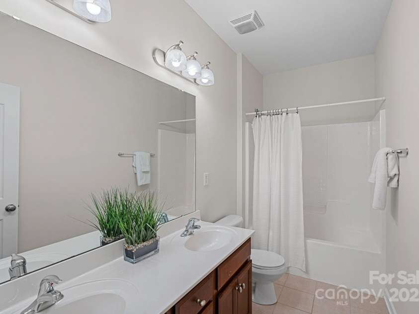 642 Vega Street, Concord, NC 28027.  MLS# CAR4248597, YatesRealty ID 8816. Bathroom