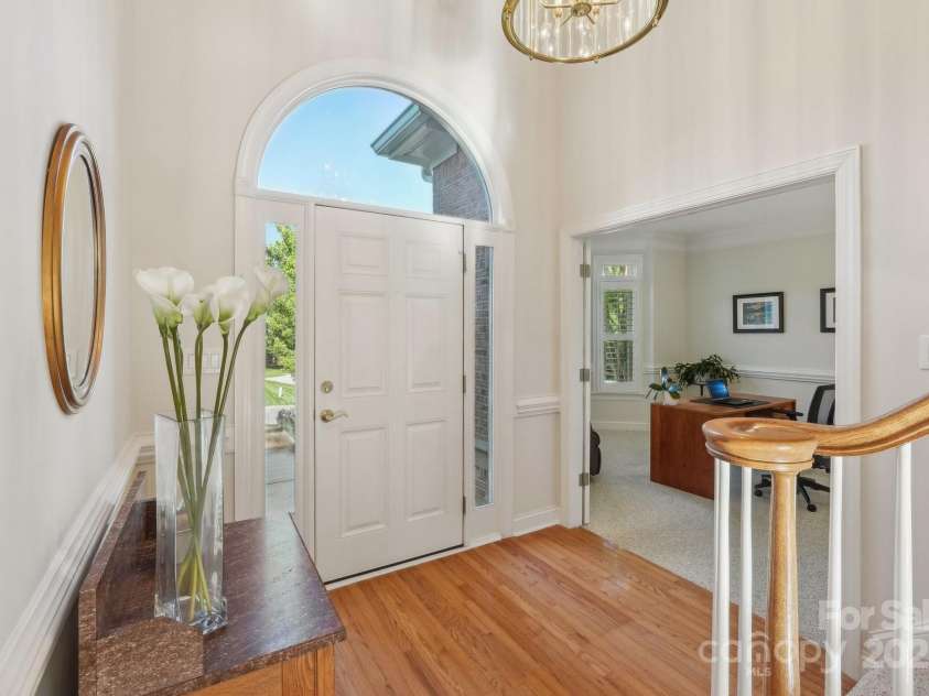 820 Hampshire Hill Road, Matthews, NC 28105.  MLS# CAR4227326, YatesRealty ID 8817. 