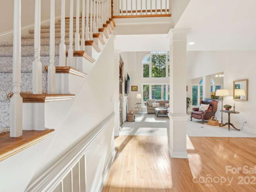 820 Hampshire Hill Road, Matthews, NC 28105.  MLS# CAR4227326, YatesRealty ID 8817. 