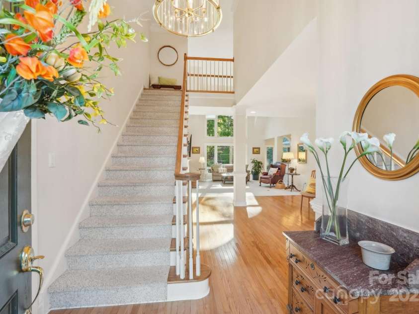 820 Hampshire Hill Road, Matthews, NC 28105.  MLS# CAR4227326, YatesRealty ID 8817. 