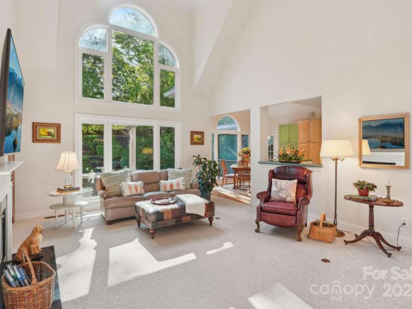 820 Hampshire Hill Road, Matthews, NC 28105.  MLS# CAR4227326, YatesRealty ID 8817. 