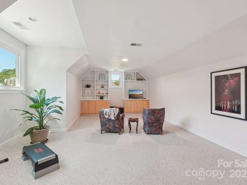 820 Hampshire Hill Road, Matthews, NC 28105.  MLS# CAR4227326, YatesRealty ID 8817. 