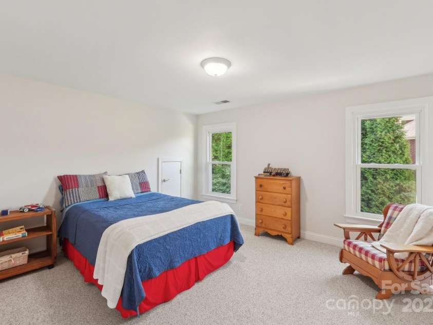 820 Hampshire Hill Road, Matthews, NC 28105.  MLS# CAR4227326, YatesRealty ID 8817. 