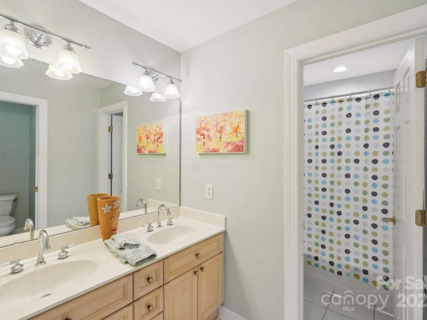 820 Hampshire Hill Road, Matthews, NC 28105.  MLS# CAR4227326, YatesRealty ID 8817. 