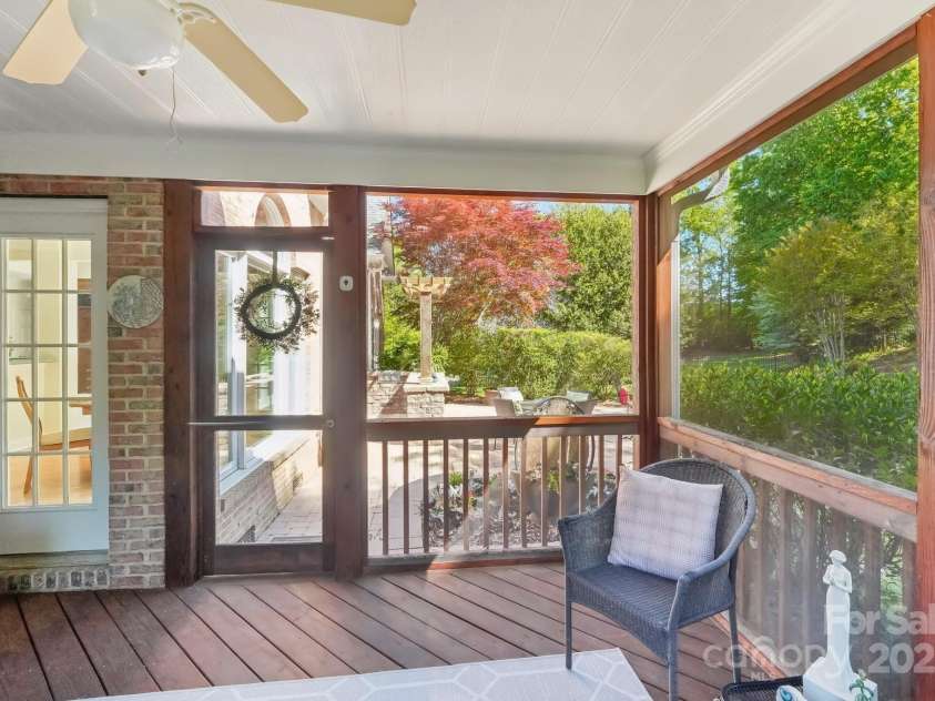 820 Hampshire Hill Road, Matthews, NC 28105.  MLS# CAR4227326, YatesRealty ID 8817. 