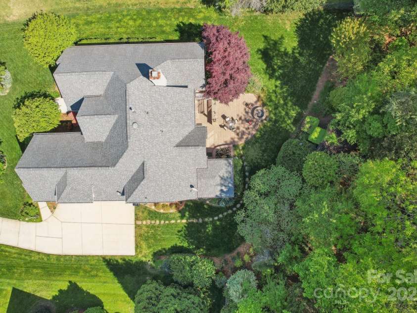 820 Hampshire Hill Road, Matthews, NC 28105.  MLS# CAR4227326, YatesRealty ID 8817. 