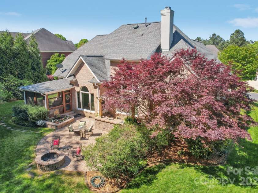 820 Hampshire Hill Road, Matthews, NC 28105.  MLS# CAR4227326, YatesRealty ID 8817. 