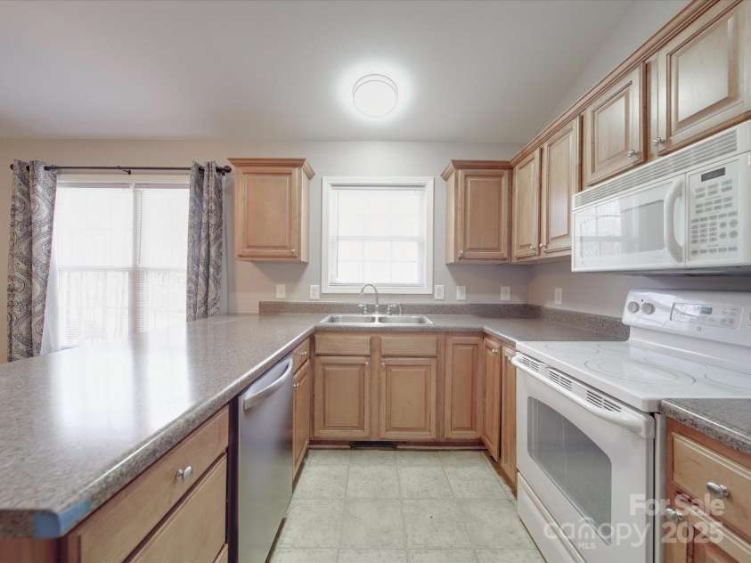 115 Scotch Irish Lane, Troutman, NC 28166.  MLS# CAR4223463, YatesRealty ID 8819. Kitchen