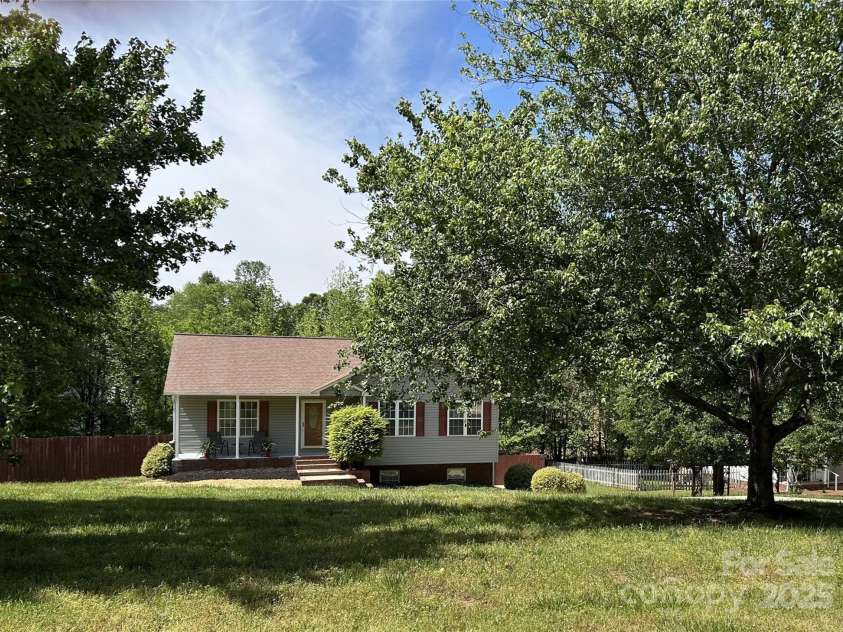 115 Scotch Irish Lane, Troutman, NC 28166.  MLS# CAR4223463, YatesRealty ID 8819. No HOA, close to Troutman, I-77 & State Park
