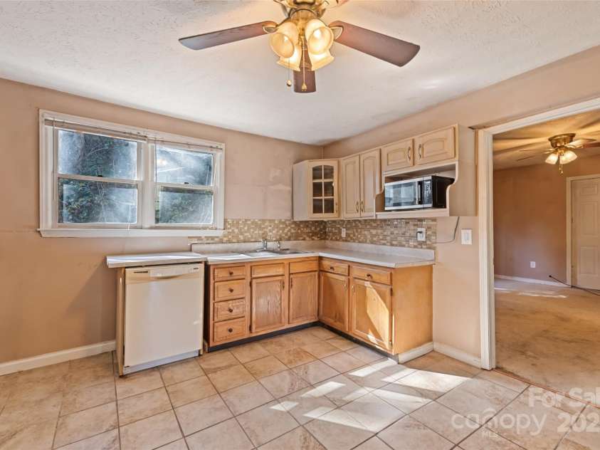8063 Carolina Boulevard, Clyde, NC 28721.  MLS# CAR4319267, YatesRealty ID 882. 