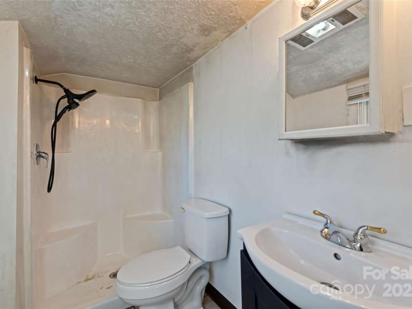 8063 Carolina Boulevard, Clyde, NC 28721.  MLS# CAR4319267, YatesRealty ID 882. 