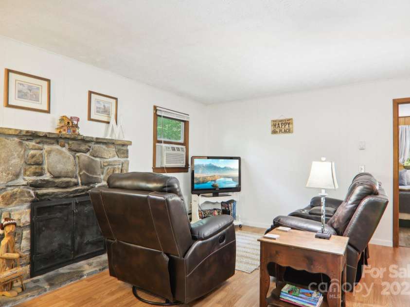 45 Sassafras Lane, Maggie Valley, NC 28751.  MLS# CAR4172420, YatesRealty ID 8820. 