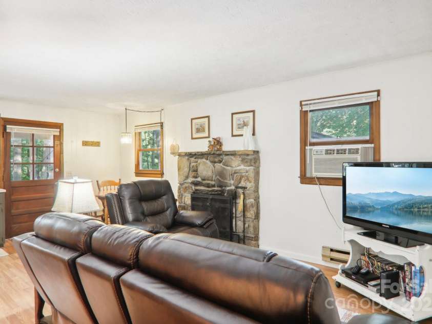 45 Sassafras Lane, Maggie Valley, NC 28751.  MLS# CAR4172420, YatesRealty ID 8820. 