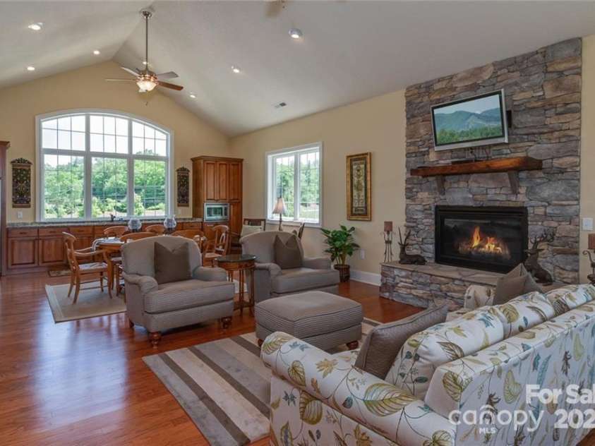 143 Lindsley Court, Hendersonville, NC 28792.  MLS# CAR4211464, YatesRealty ID 8821. Inside Clubside