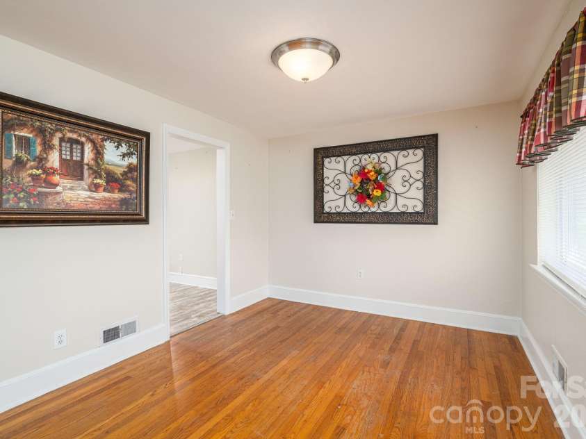 1606 Davis Park Road, Gastonia, NC 28052.  MLS# CAR4358789, YatesRealty ID 8821. 