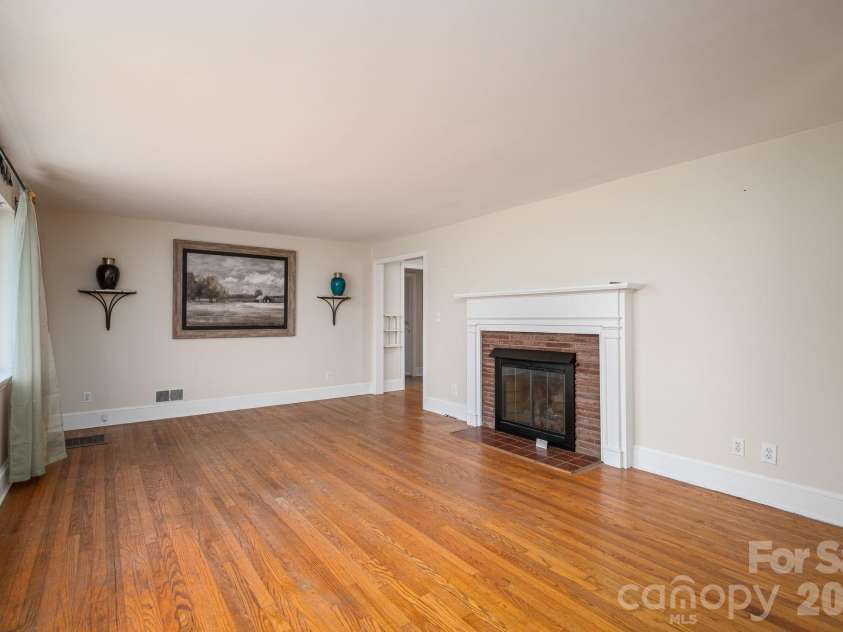 1606 Davis Park Road, Gastonia, NC 28052.  MLS# CAR4358789, YatesRealty ID 8821. 