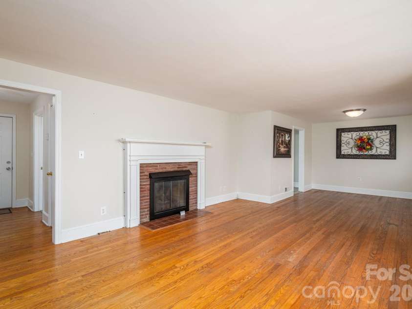 1606 Davis Park Road, Gastonia, NC 28052.  MLS# CAR4358789, YatesRealty ID 8821. 