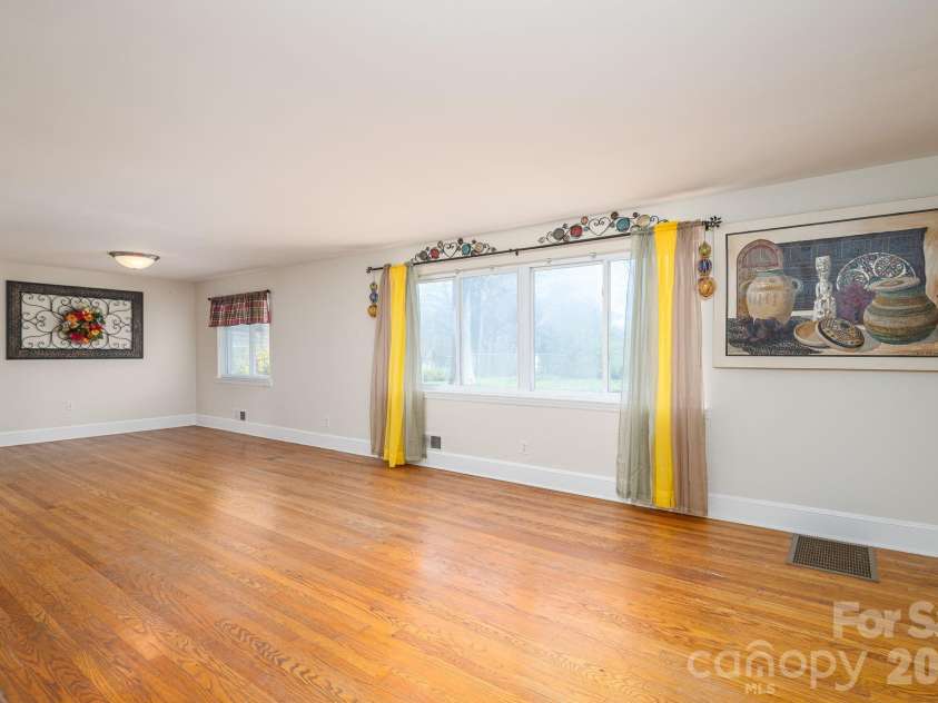 1606 Davis Park Road, Gastonia, NC 28052.  MLS# CAR4358789, YatesRealty ID 8821. 