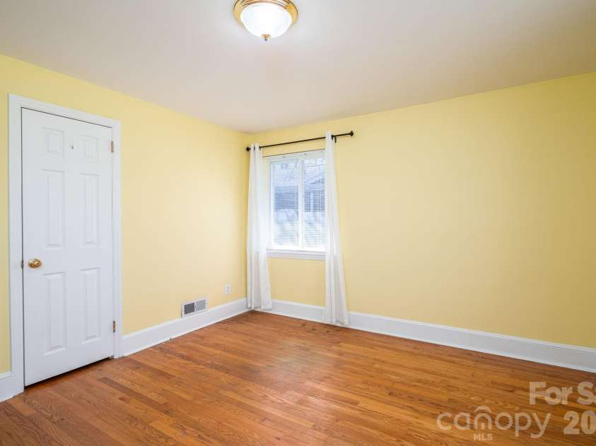 1606 Davis Park Road, Gastonia, NC 28052.  MLS# CAR4358789, YatesRealty ID 8821. 