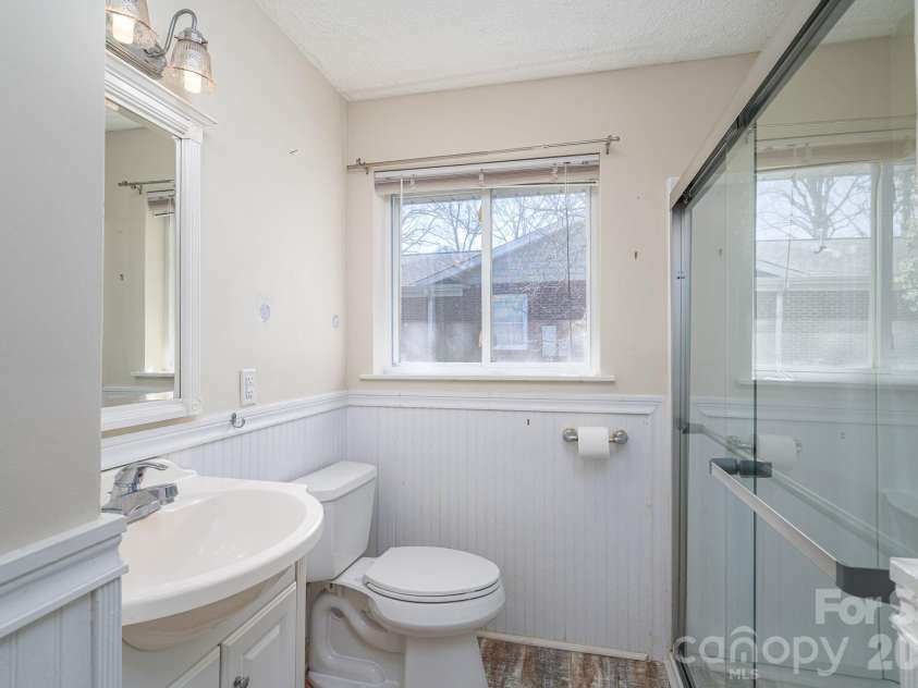 1606 Davis Park Road, Gastonia, NC 28052.  MLS# CAR4358789, YatesRealty ID 8821. 