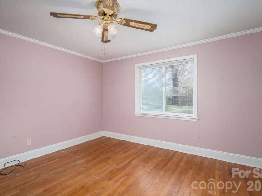 1606 Davis Park Road, Gastonia, NC 28052.  MLS# CAR4358789, YatesRealty ID 8821. 