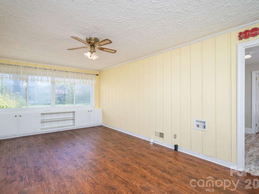 1606 Davis Park Road, Gastonia, NC 28052.  MLS# CAR4358789, YatesRealty ID 8821. 