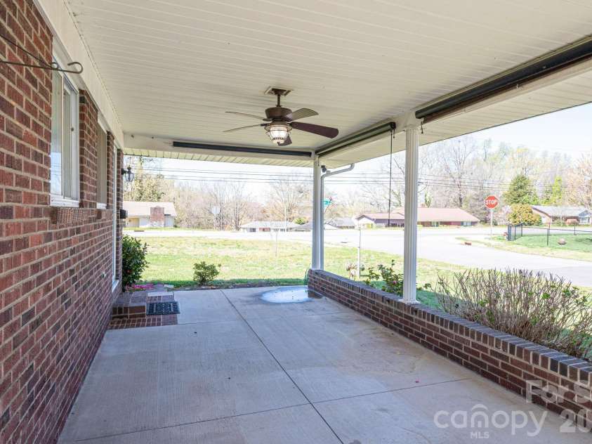 1606 Davis Park Road, Gastonia, NC 28052.  MLS# CAR4358789, YatesRealty ID 8821. 