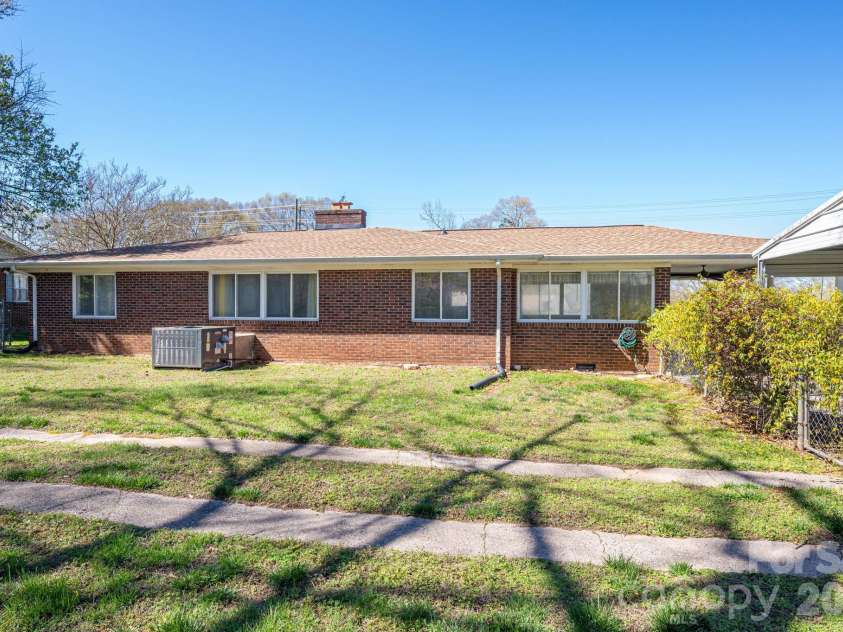1606 Davis Park Road, Gastonia, NC 28052.  MLS# CAR4358789, YatesRealty ID 8821. 