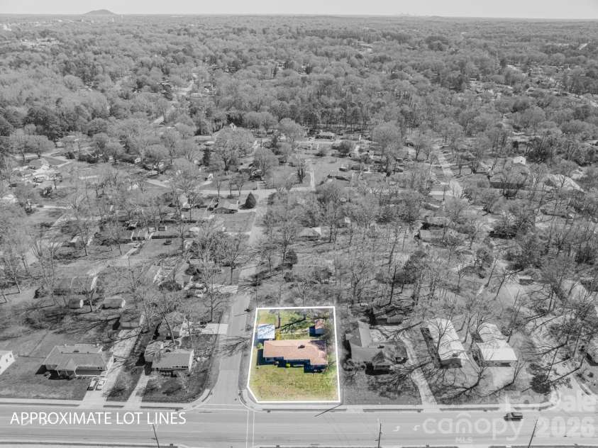 1606 Davis Park Road, Gastonia, NC 28052.  MLS# CAR4358789, YatesRealty ID 8821. 