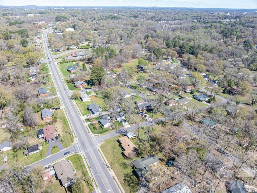 1606 Davis Park Road, Gastonia, NC 28052.  MLS# CAR4358789, YatesRealty ID 8821. 