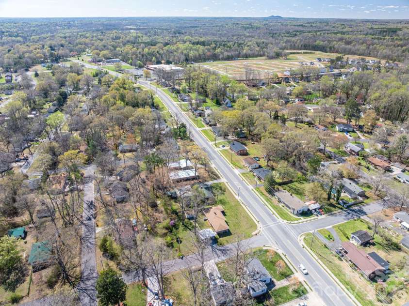 1606 Davis Park Road, Gastonia, NC 28052.  MLS# CAR4358789, YatesRealty ID 8821. 