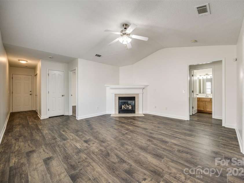 1526 Tuckers Glenn Drive, Rock Hill, SC 29732.  MLS# CAR4249739, YatesRealty ID 8824. 