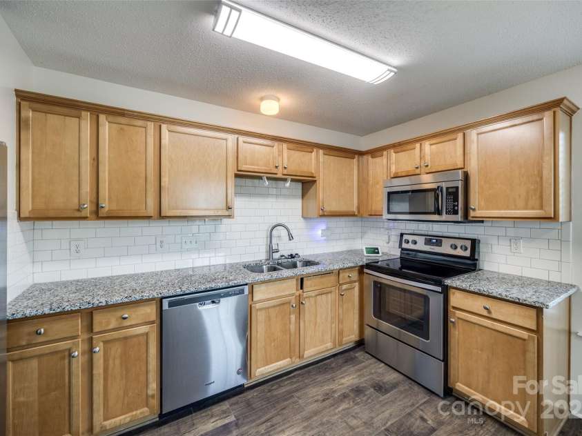 1526 Tuckers Glenn Drive, Rock Hill, SC 29732.  MLS# CAR4249739, YatesRealty ID 8824. 