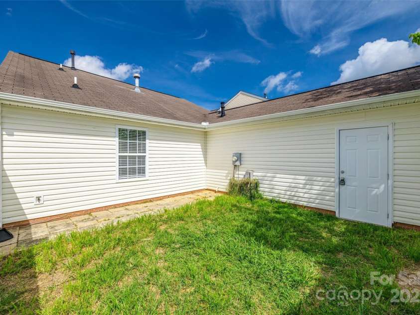 1526 Tuckers Glenn Drive, Rock Hill, SC 29732.  MLS# CAR4249739, YatesRealty ID 8824. 