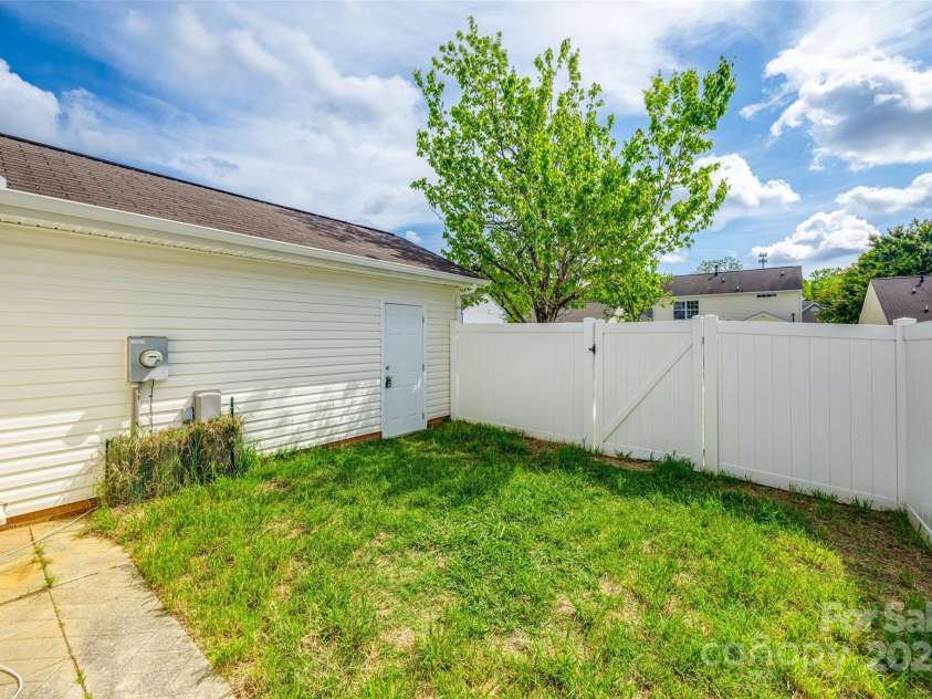 1526 Tuckers Glenn Drive, Rock Hill, SC 29732.  MLS# CAR4249739, YatesRealty ID 8824. 