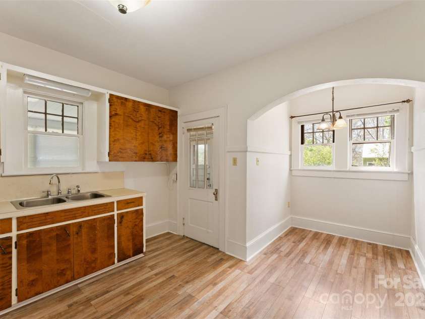 296 Anderson Street, Mars Hill, NC 28754.  MLS# CAR4251148, YatesRealty ID 8825. 