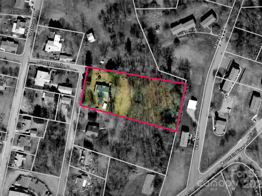 296 Anderson Street, Mars Hill, NC 28754.  MLS# CAR4251148, YatesRealty ID 8825. 