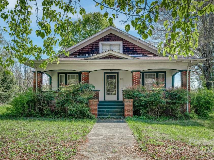 296 Anderson Street, Mars Hill, NC 28754.  MLS# CAR4251148, YatesRealty ID 8825. 