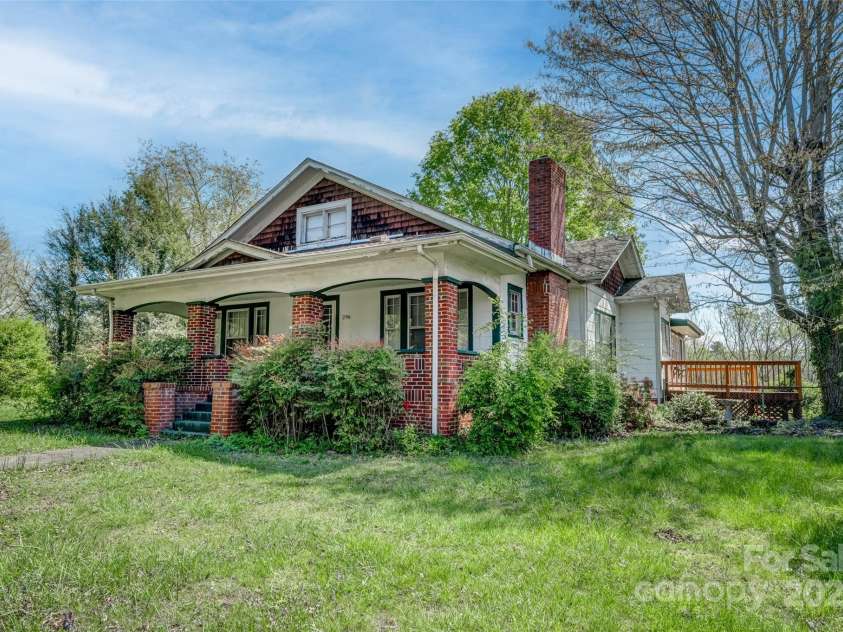 296 Anderson Street, Mars Hill, NC 28754.  MLS# CAR4251148, YatesRealty ID 8825. 